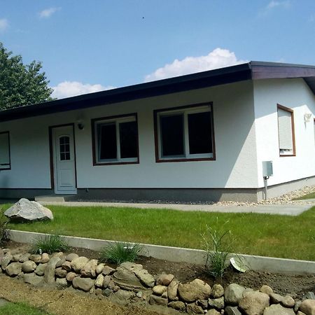 Behaglicher Bungalow Fuer Mensch Und Hund Barkhagen Dış mekan fotoğraf